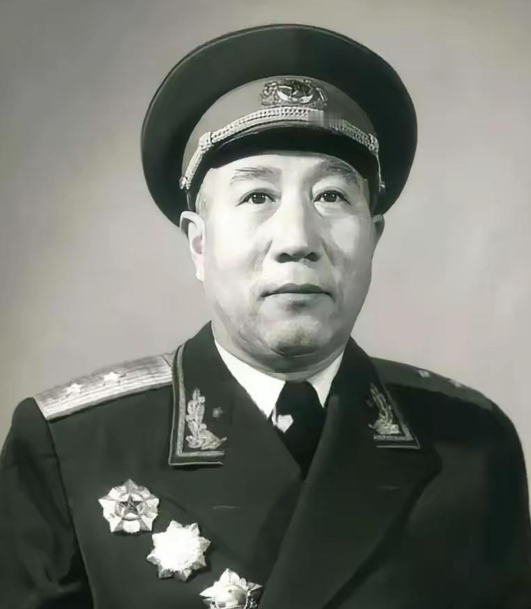 1945年，粟裕正为一场恶战焦头烂额。敌军五倍于我，却固守不出。就在此时，一位路