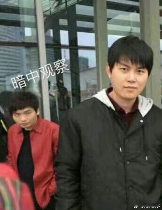 龙神：看团播看的真上头啊，最近已经消费1个w了，大半夜查房把自己查进去了枫哥：团