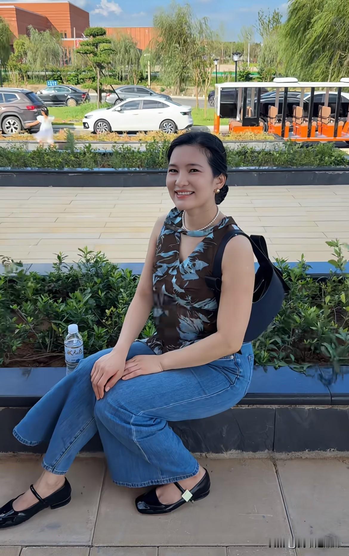 在xg被打女孩妈妈寻求帮助了！好惨，她们那对母女肯定咨询过律师，拖着你，你也要