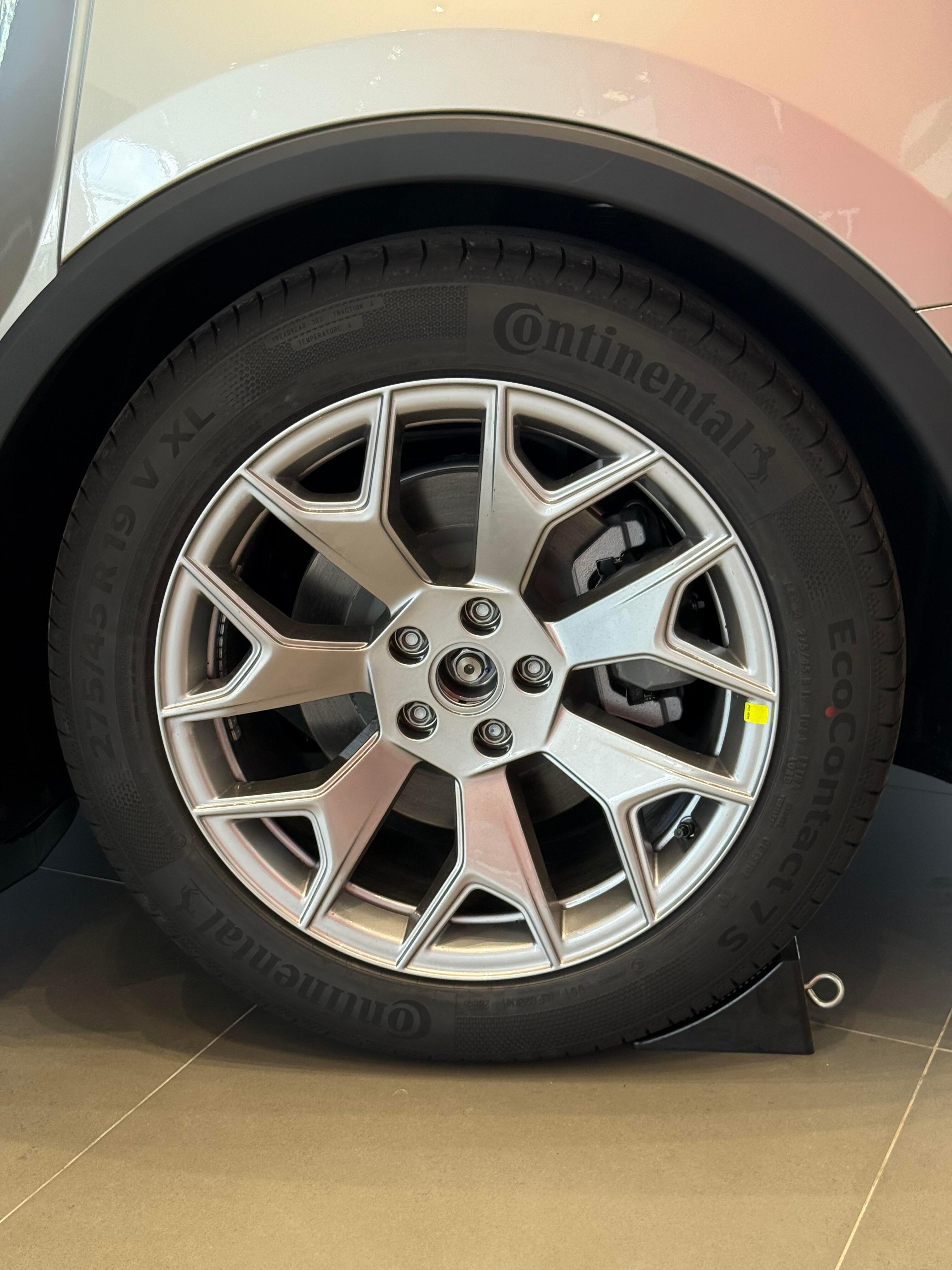 大v聊车ModelYL轮毂拆开是这个样子​​​