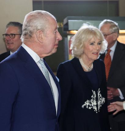 秃秃秃，查尔斯三世顶着一个大灯泡，去灯塔国访问了。谁将会是照亮世界的那盏灯。查