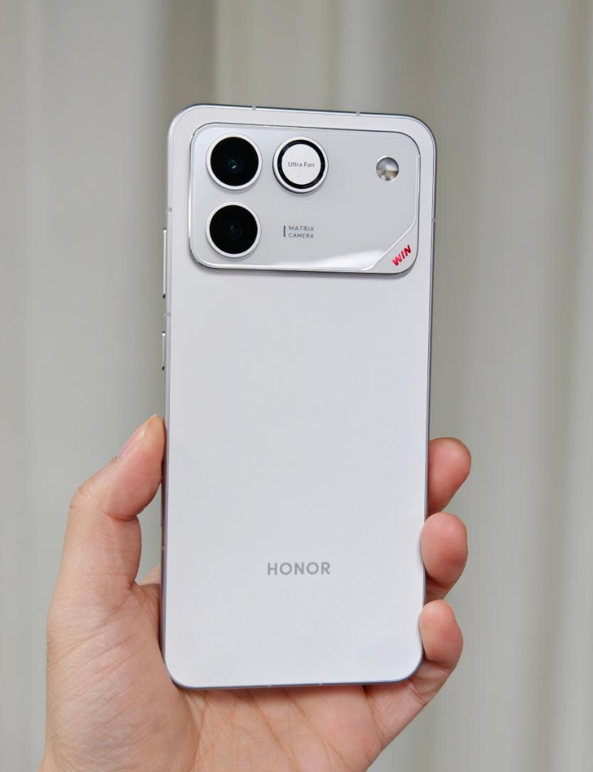 荣耀现在是真开始乱来了，手机是这么做的吗？新款荣耀WINRT这是不是太离谱