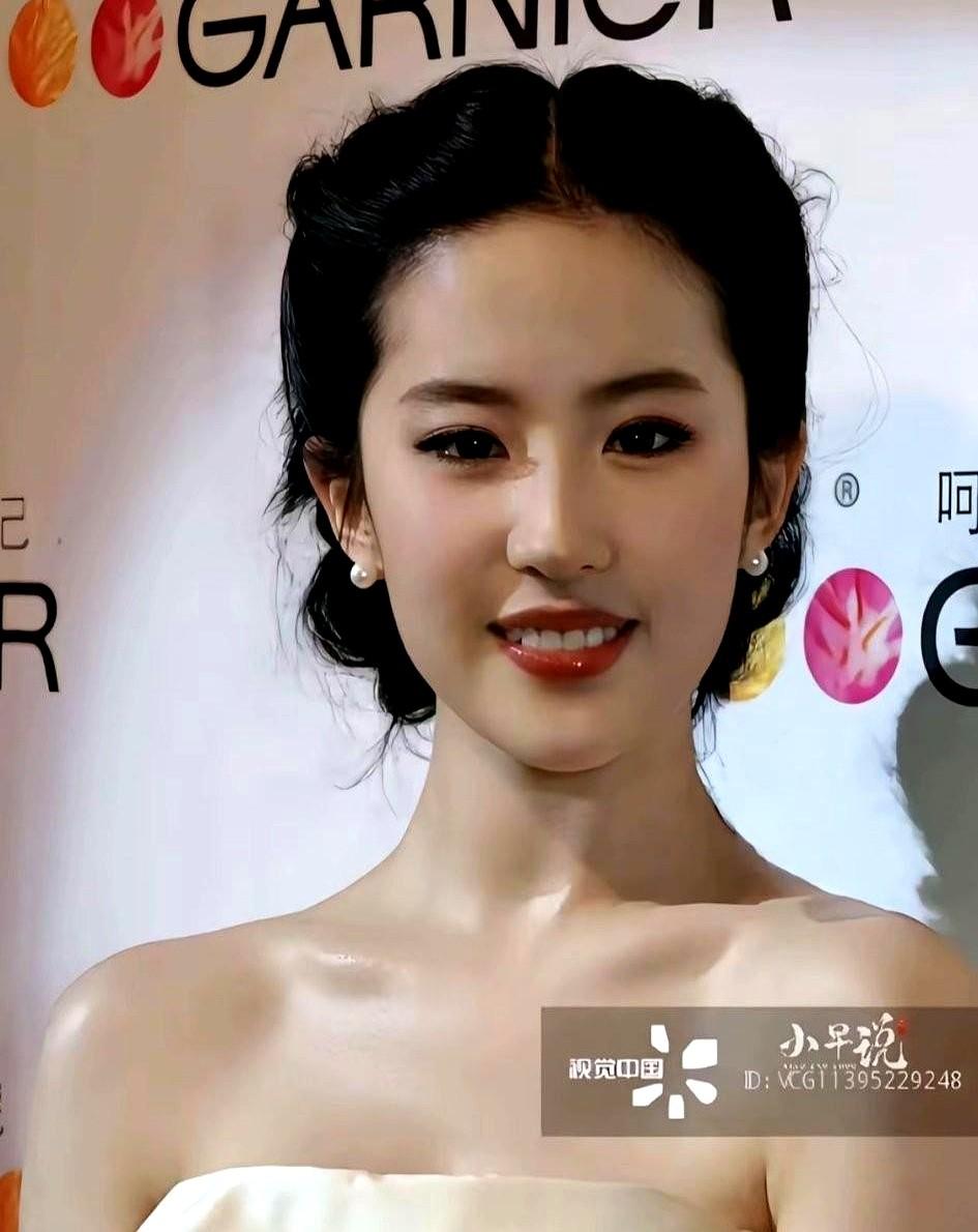 珍珠脸救不了烂片，但能救自己刘亦菲把赵灵儿、小龙女、花木兰演成同一根骨头，干