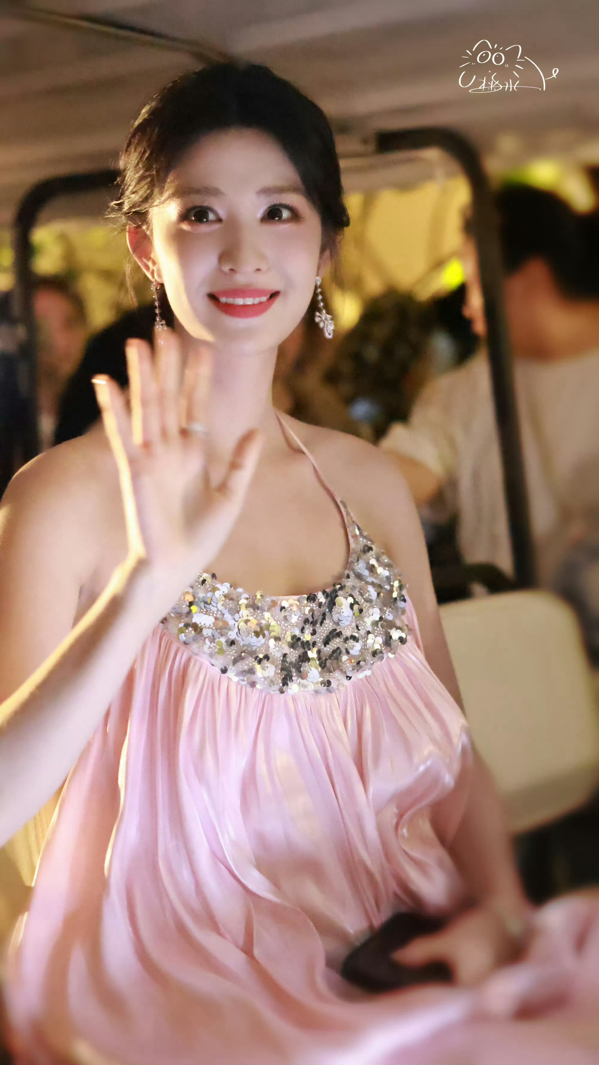 王楚然丞磊伟大的杀青梗王楚然美我一跳又一跳