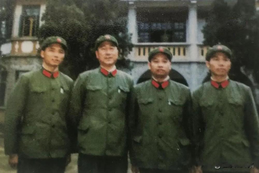 1985年，时任陆军第11军政委曲明耀到33师视察工作，与师长舒玉泰、政委张继忠