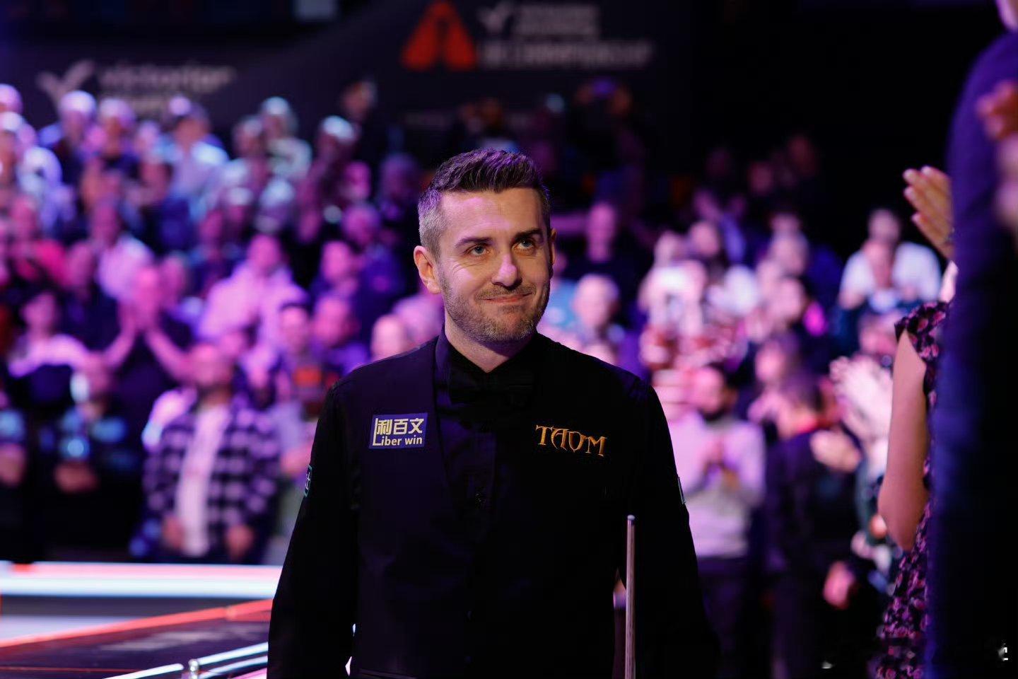 塞尔比第10个三大赛冠军英锦赛决赛塞尔比10-8特鲁姆普，夺得冠军！这是塞大师