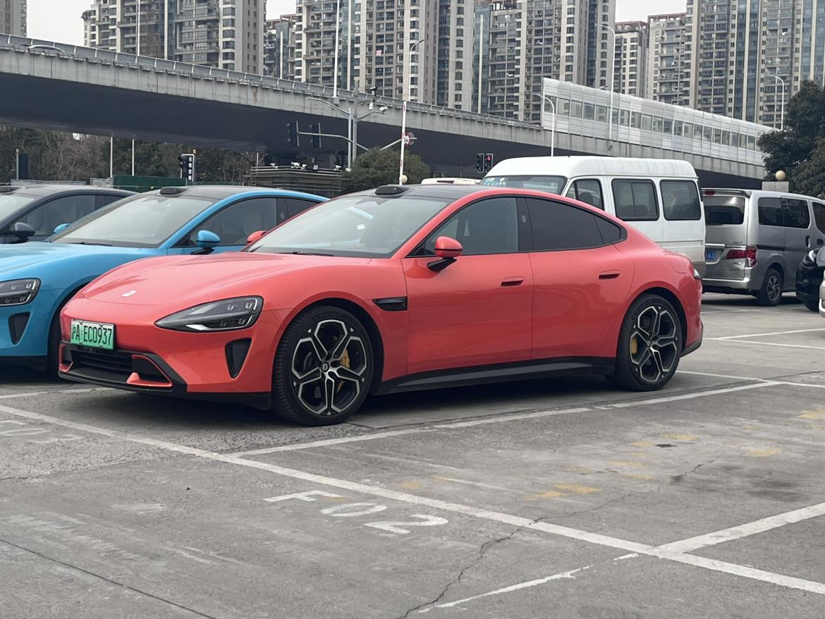 爸妈说su7是抄袭车怎么改变他们的想法最近染上了su7，家里人一开始也说可以，