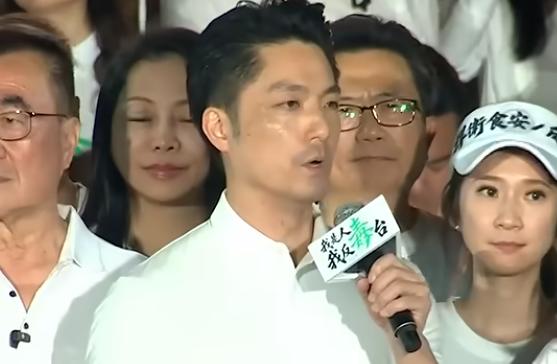 对于赖清德办公室25日对反毒油活动回应仅称“县市长与公职人员尽速回到工作岗位”等