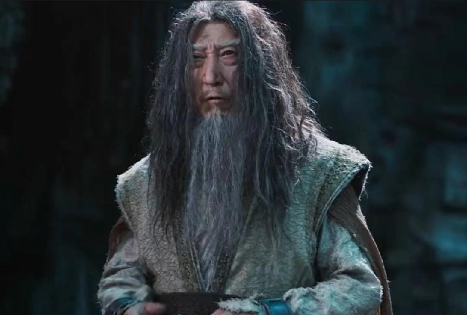 《赴山海》萧秋水跌落关押杜月山的地下室，无法出逃是杜月山主动传授剑剑法，萧秋水