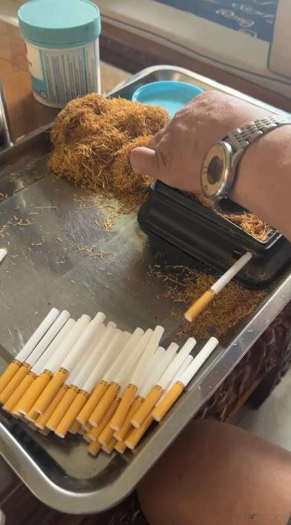 这次烟草公司真是自己给自己找麻烦了！搞了个什么“自毁营销”，硬生生把消失了三十多