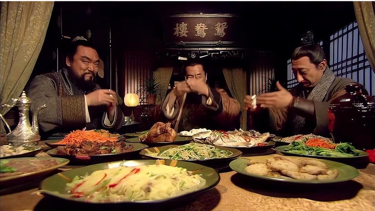 我们是不是被古装剧骗了？你发现没，无论是哪个朝代的古装剧，大侠、侠女消费都是用碎