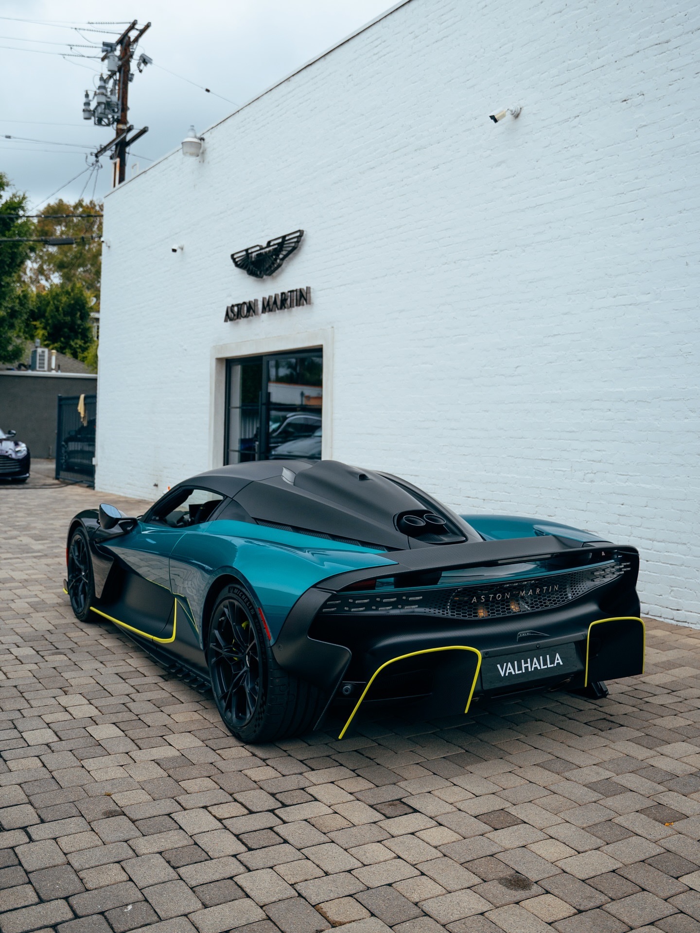 Valhalla最近在阿斯顿·马丁展厅停留...阿斯顿马丁valhallacar