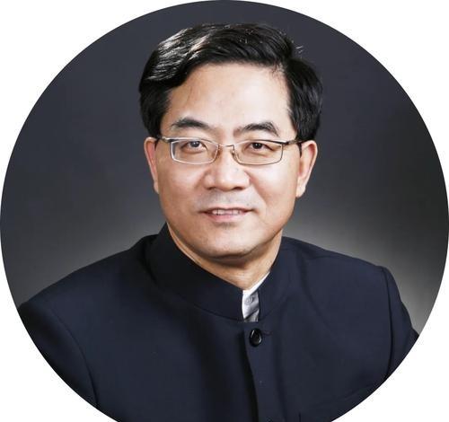 上海中山医院，心内科顶尖专家葛均波，在为19岁少女做心脏手术时，竟突然颤抖着冲出