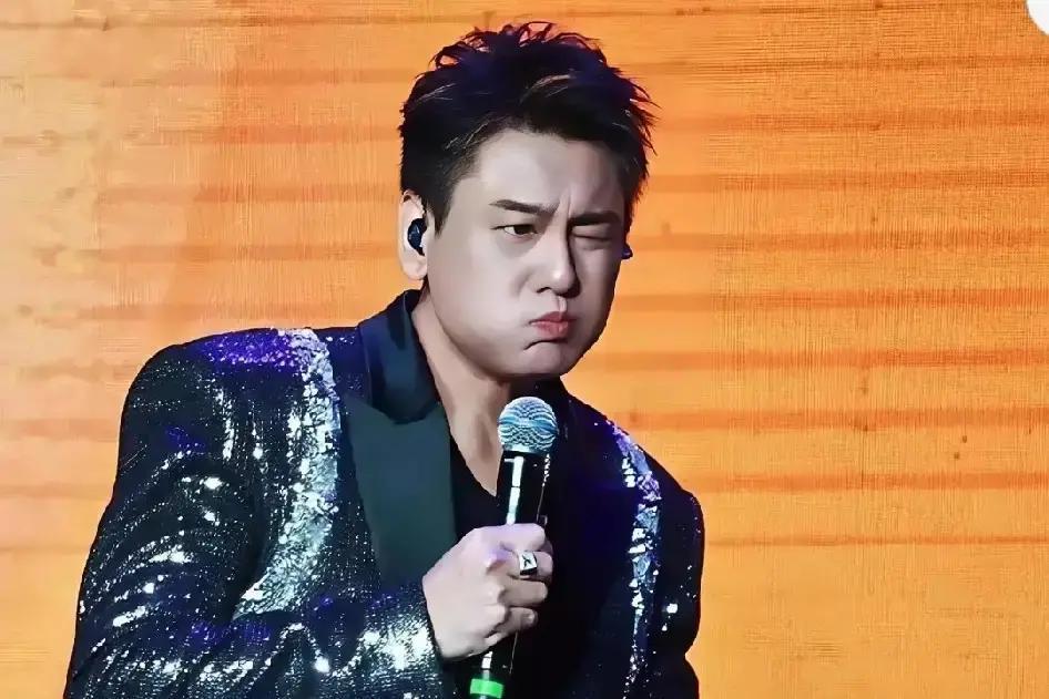 朱孝天被F4重组除名，原因不是恩怨，是减不下那10公斤。演唱会服装全按统一