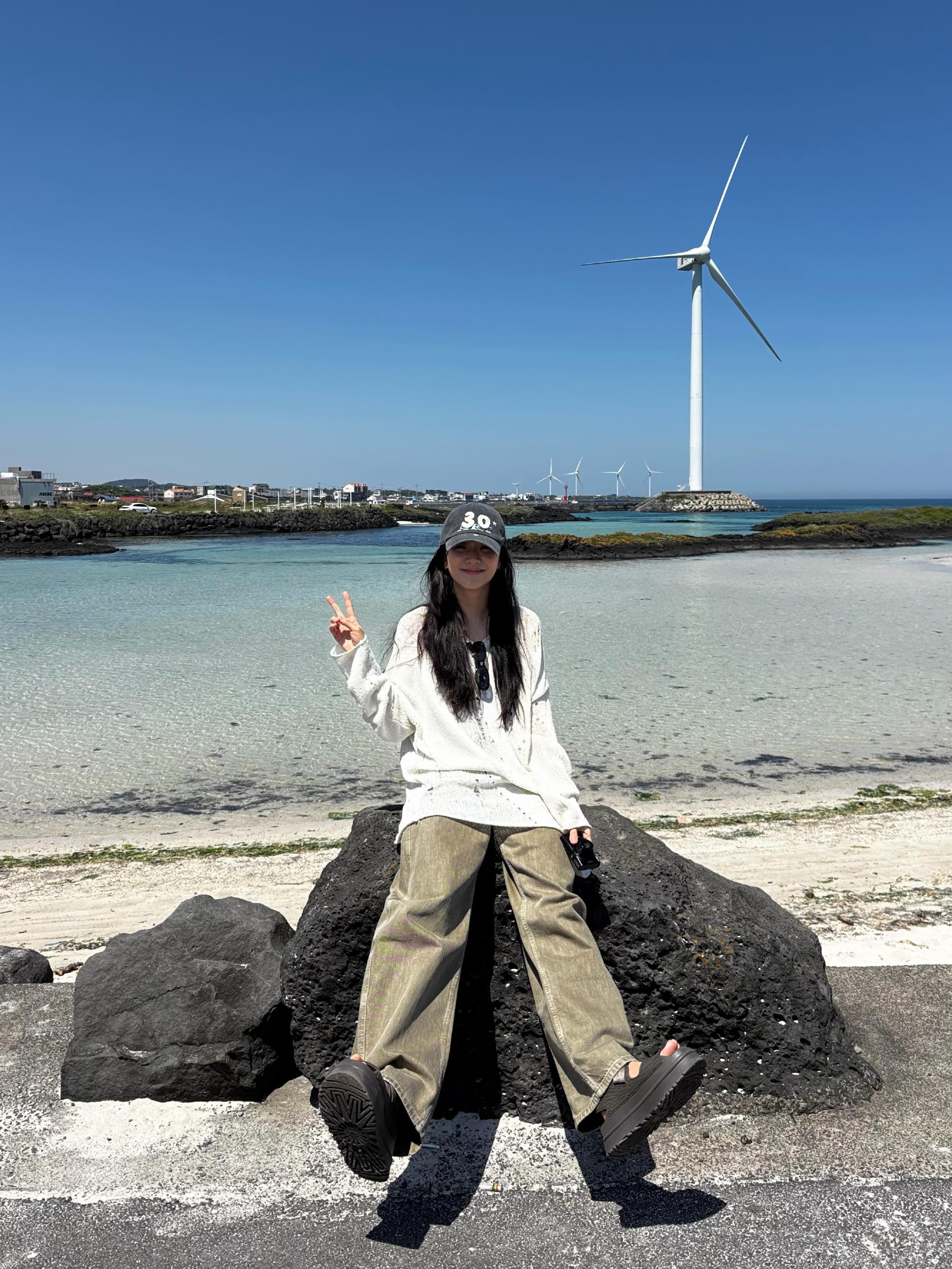 每当觉得怀疑咻咻是拉子只是我一厢情愿她又带着拉子照向我走来