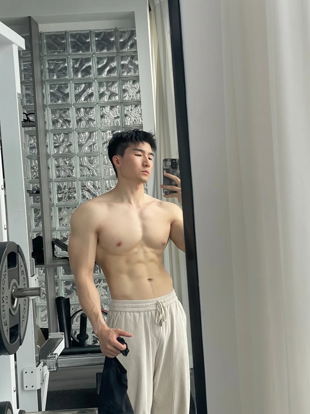 每周固定胸训日，练完酸胀感刚刚好～