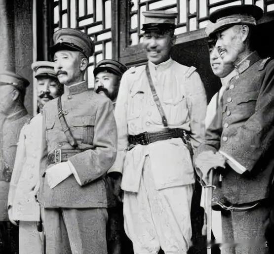 北洋军阀里，真正能打仗的，也就吴佩孚、冯玉祥、孙传芳三人。一个军队能不能打，