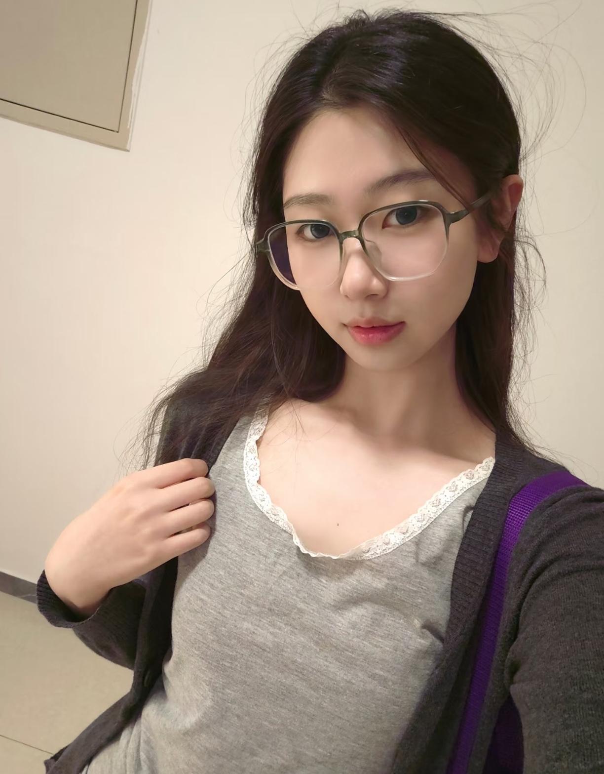 高中生还是大学生啊，你告诉我答案吧！
