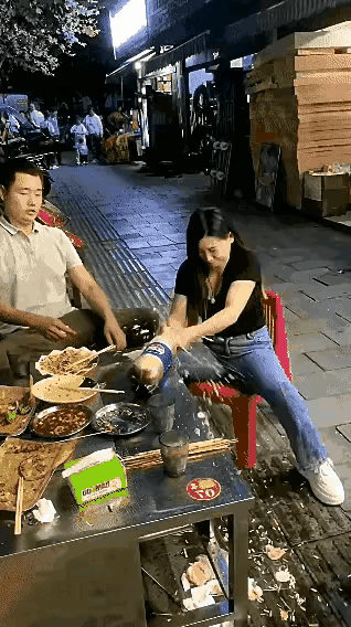 笑死我了[捂脸哭][笑着哭][捂脸哭][捂脸哭]