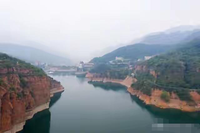 说实话，我以前也觉得河北没啥好玩的，除了北戴河就是承德。直到去年秋天被朋友硬