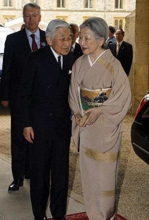 “日本第一位访华的<em>天皇</em>！2019年，在位三十载的<em>明仁天皇</em>，选择了自己退位，告别