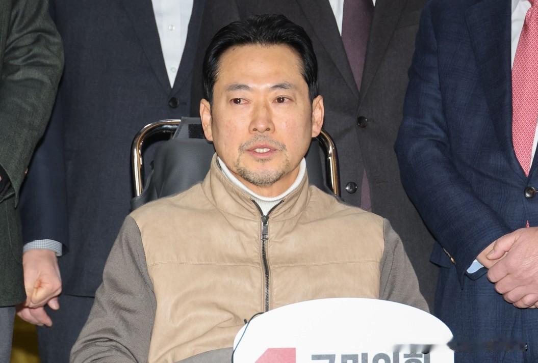 1月26日，韩国最大在野党国民力量党党首张东赫住院四天后出院，后续将通过门诊完成