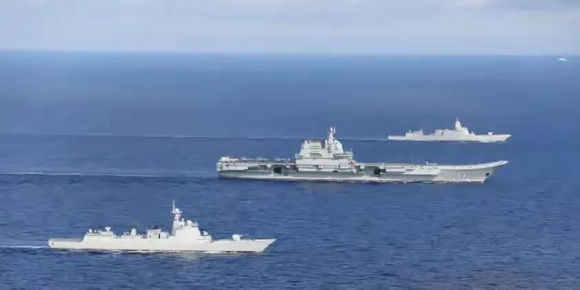 鹰酱：我们要搞“重返太平洋”军演。一共有19个国家参加，就问你兔子怕不怕？毛熊