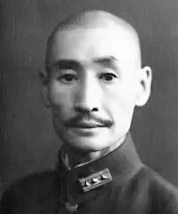 1948年11月，蒋介石派专人给马占山和万福麟送去两张飞往台湾的
