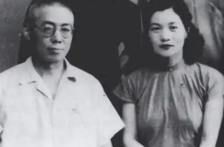 1946年，田汉的妻子林维中，贴出大字报指名道姓辱骂，与田汉同居的安娥，这一闹，