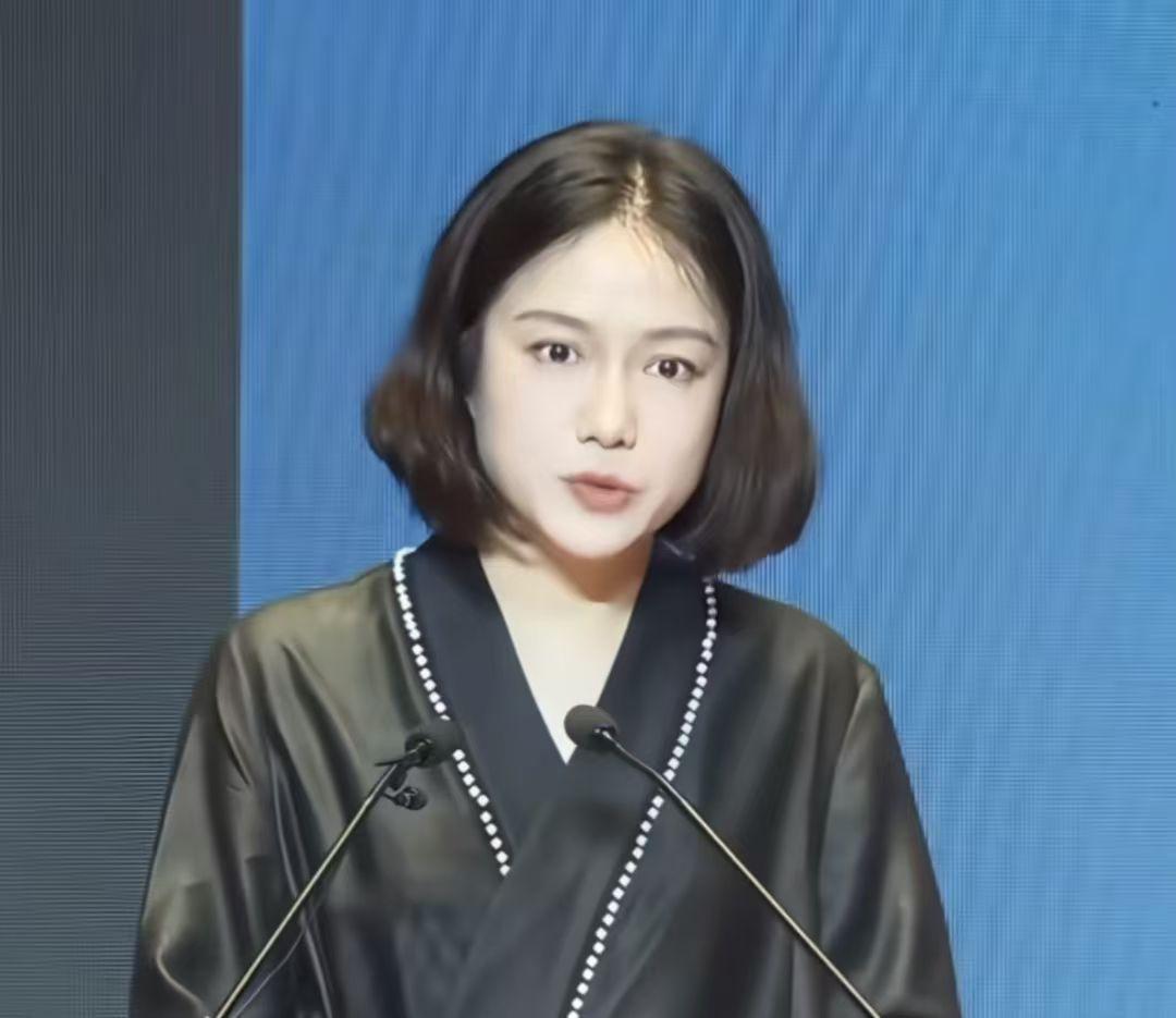 翁帆有段话，说得特别通透：“人真正需要的其实不是婚姻，也不是性，甚至都