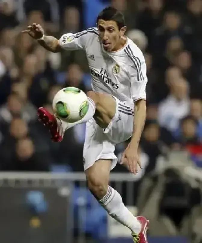 皇马在2014年甩卖迪马利亚，斥巨资迎来J罗，这一轮操作让弗洛伦蒂诺又激进又自信