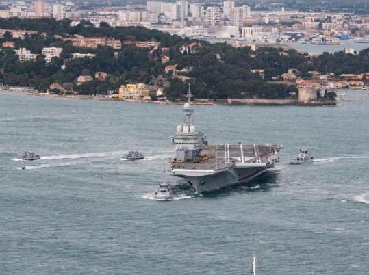 果然被我说中了！法国1月28日突然宣布：“戴高乐”号核动力航母打击群已从土伦港