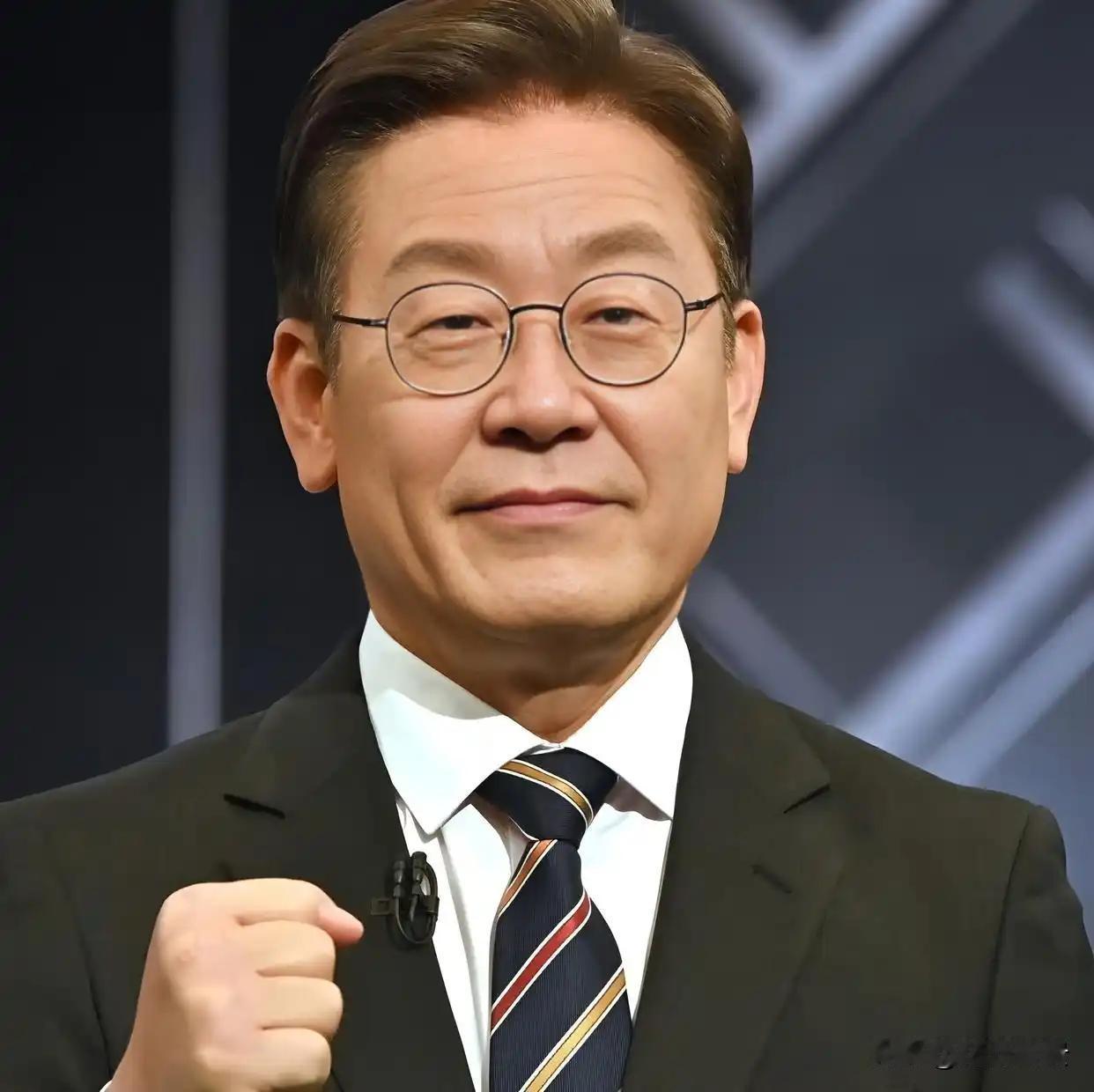 青瓦台魔咒，破了，李在明一锤定音，78年检察帝国彻底崩塌韩国政坛盘踞78年