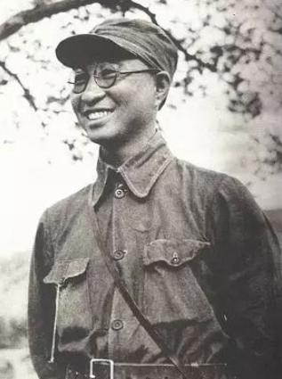 1945年，美军为讥讽陈赓，故意指着桌上的牛排、面包问道：“陈将军，我们美国人的