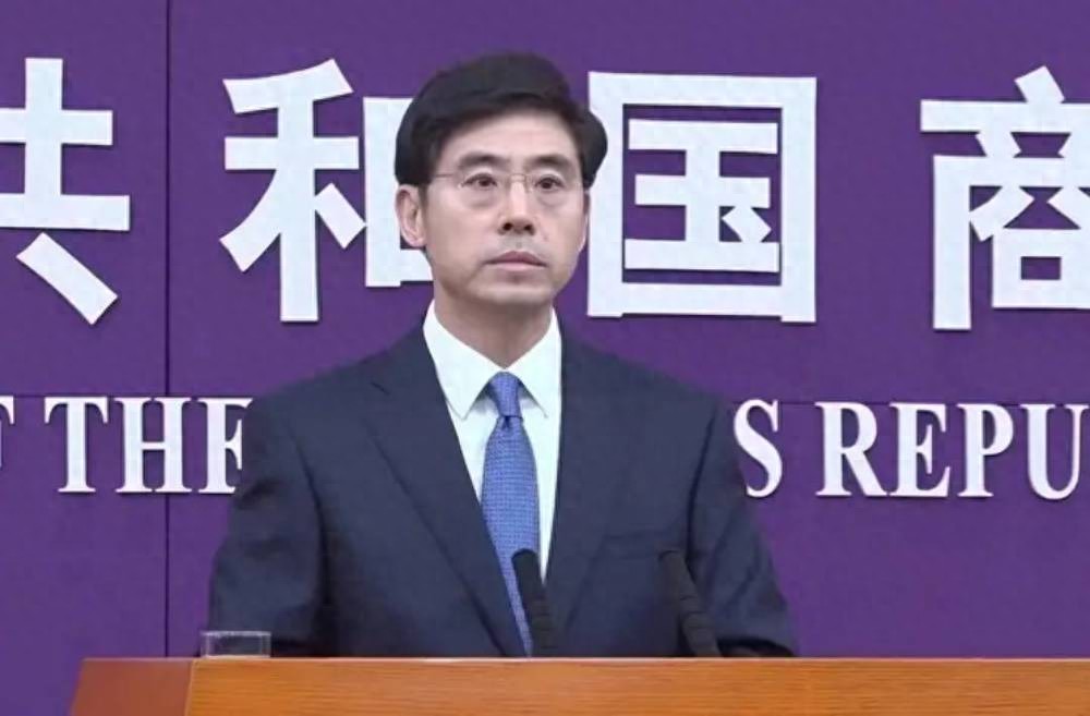 关税战迎来转折？评估结果出炉，中方愿意与美接触，地点非常特殊
