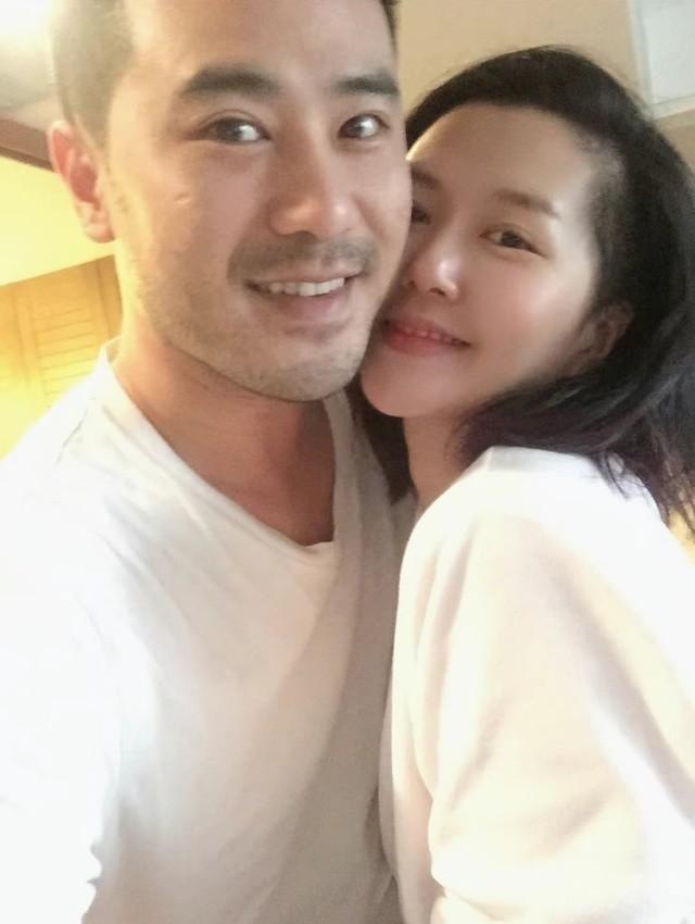 陈亦飞与谭维维的爱情故事二人结缘于2012年电视剧版《失恋33天》剧组，陈