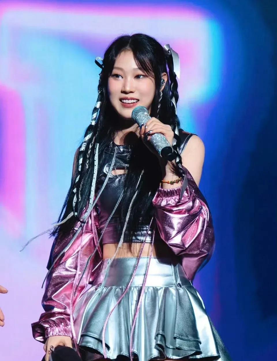不查不知道真是惊掉了下巴小沈阳女儿Nina韩国出道首张迷你专辑《Freez