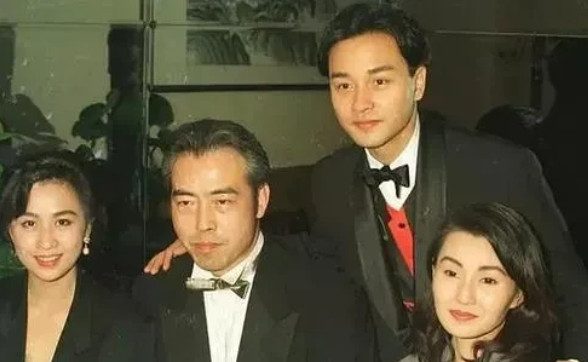 1996年，陈凯歌看上了比他小16岁的陈红，随后就抛弃同居5年的倪萍。倪萍死活不