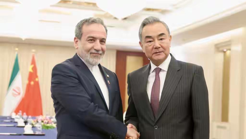 中方回应特朗普认为中国推动谈判4月8日外交部记者会上，有关于特朗普认为中国推动