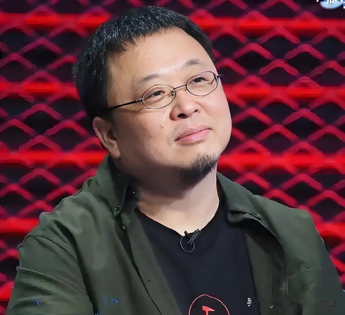 西贝和华与华的瓜越来越大了，罗永浩再次公开喊话华与华，私下道歉已经没有用了，