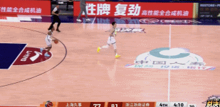 上海队也是算账算不清。为了防一个布朗下半场做了多少调整，连张镇麟都可以换下来，篮