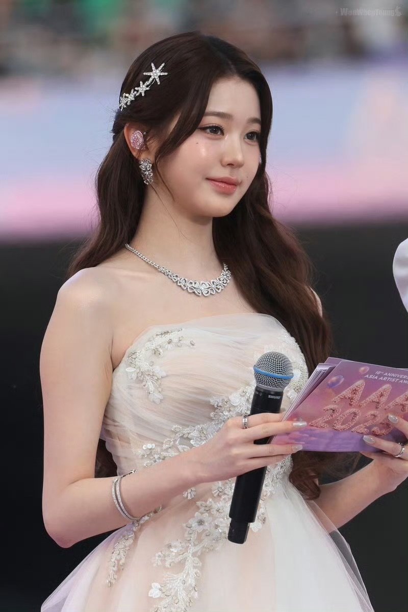 AAA张元英连续五年担任mc太优秀啦，完全是Aaa的代言词