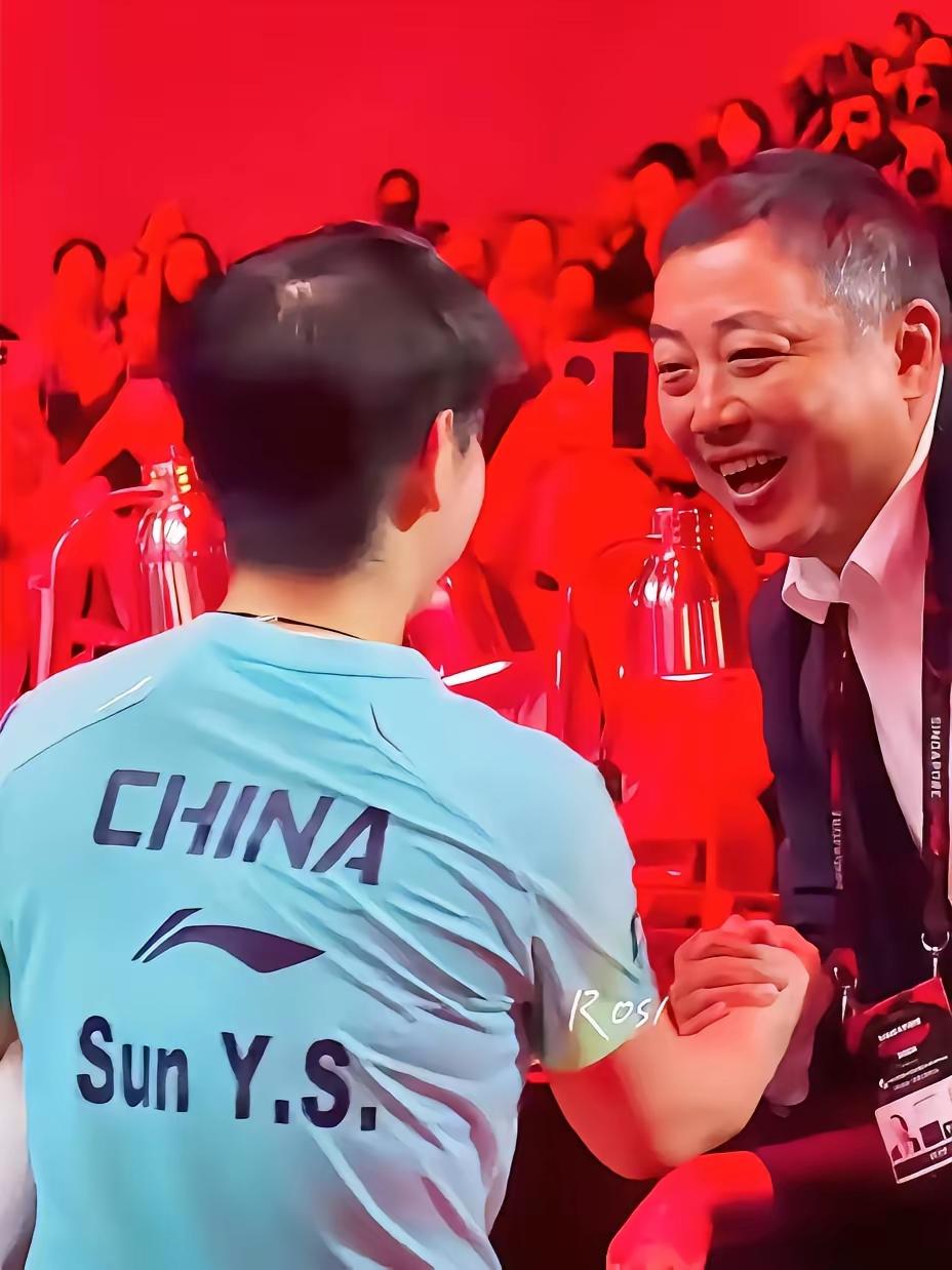 好久没看到刘主席了，不要说莎莎和马琳激动，希望国乒好的人都激动。刘主席的敬业精神