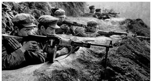 许世友攻打越南谅山有多狠？下令不准留一间房，越军一个团剩72人。其实早在开打之