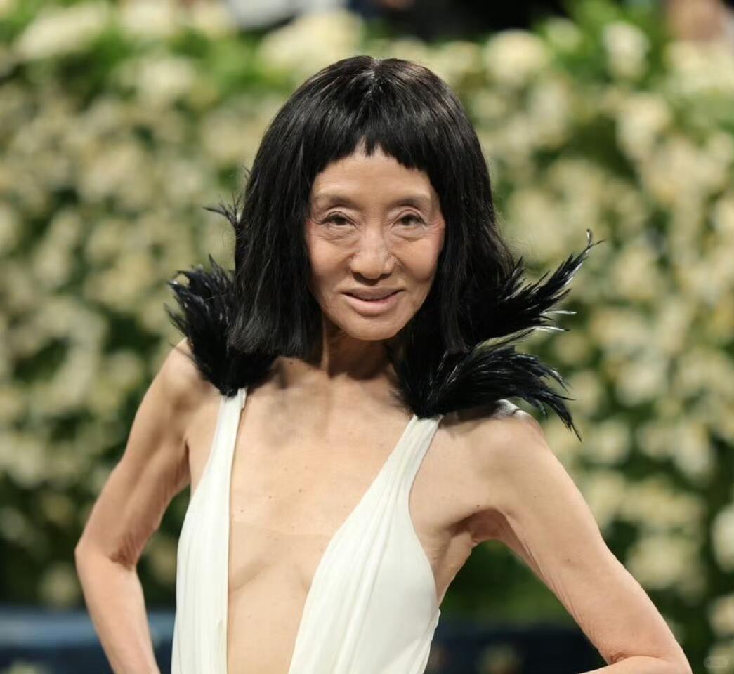 75岁王薇薇，教会了全世界女人3件事。第一：女人不论什么年纪，都要自信，都