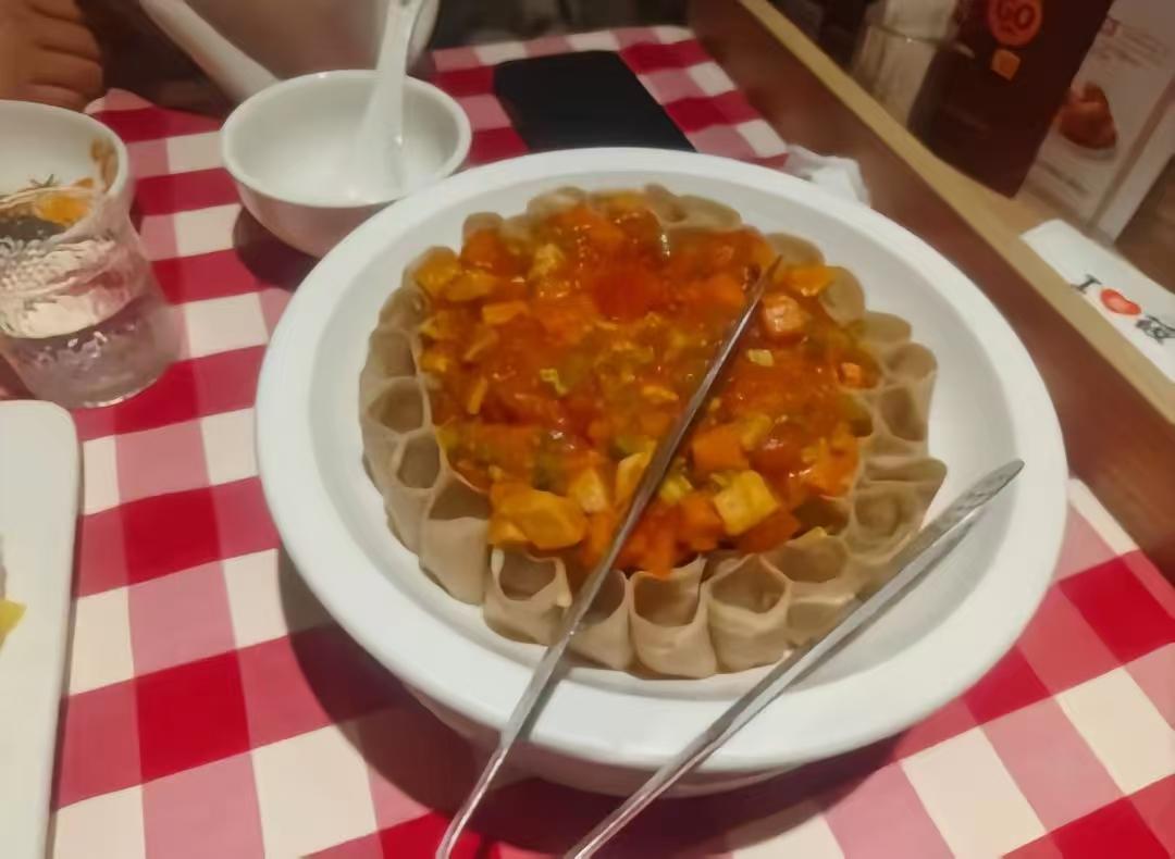 不用洗地，消费者心中都有一杆称，本人去过西贝几次，但凡有选择均不会再去！看西贝公