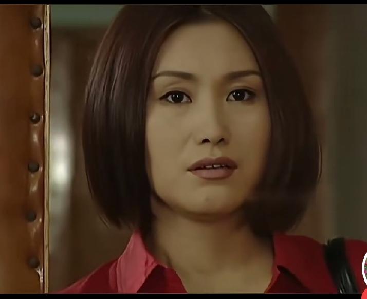 你能想到这三张照片里是同一个人吗？当初演《重案六组》的时候，她是真的好看。说真心