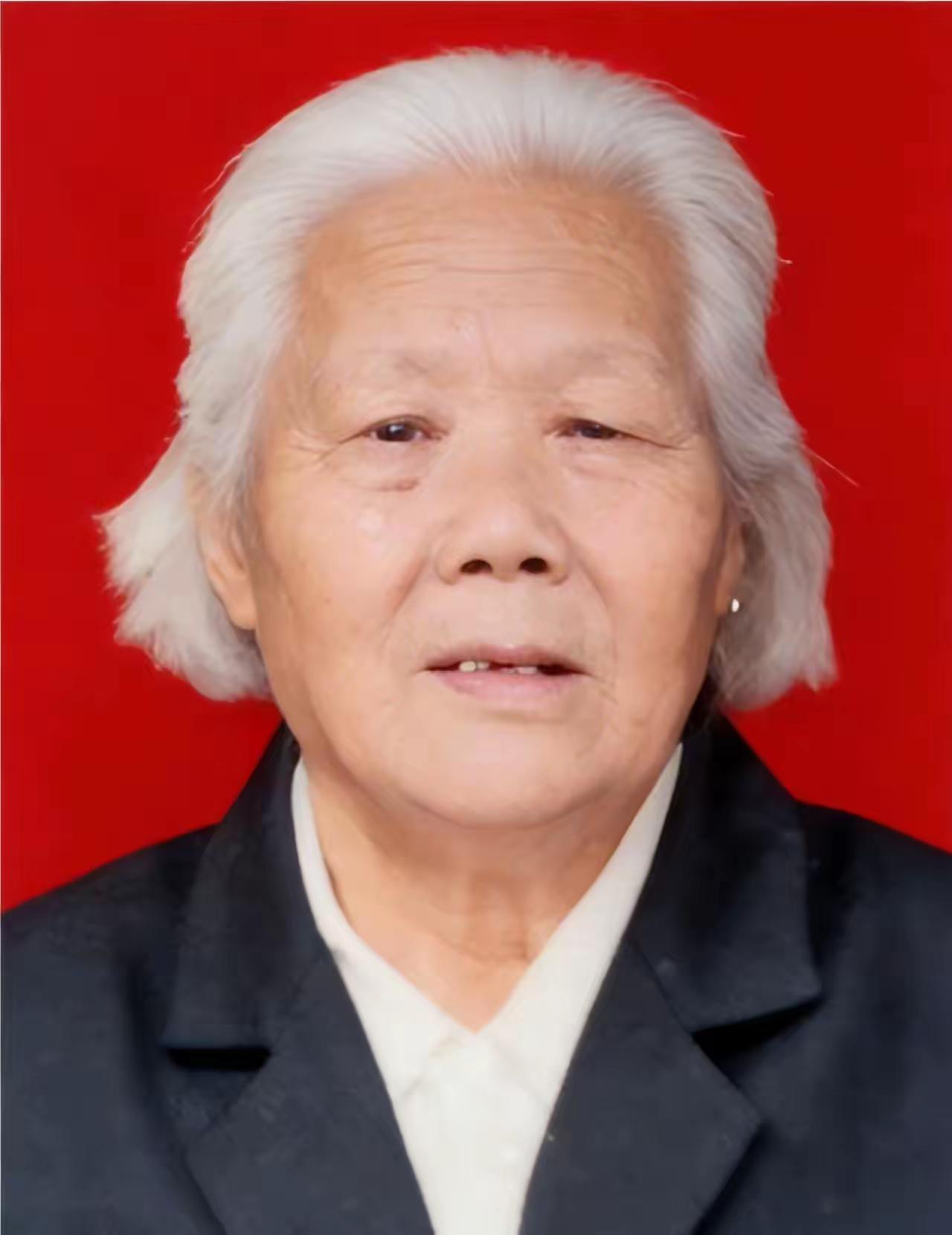 何福祥，湖北红安人，1927年参加革命，1928年加入红军，1934年入党。她历