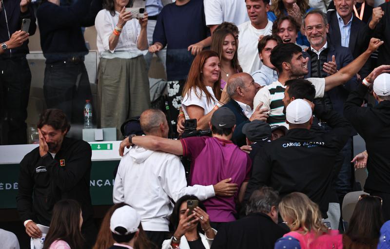 阿尔卡拉斯与恩师胡费雷罗结束合作，阿卡：“在共同走过长达7年的旅程后，我和胡安（