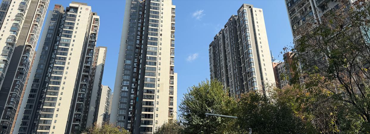 朋友上个月捡漏买了一套两居室，让他高兴的逢人就说。我们都替他高兴，没想到他看了